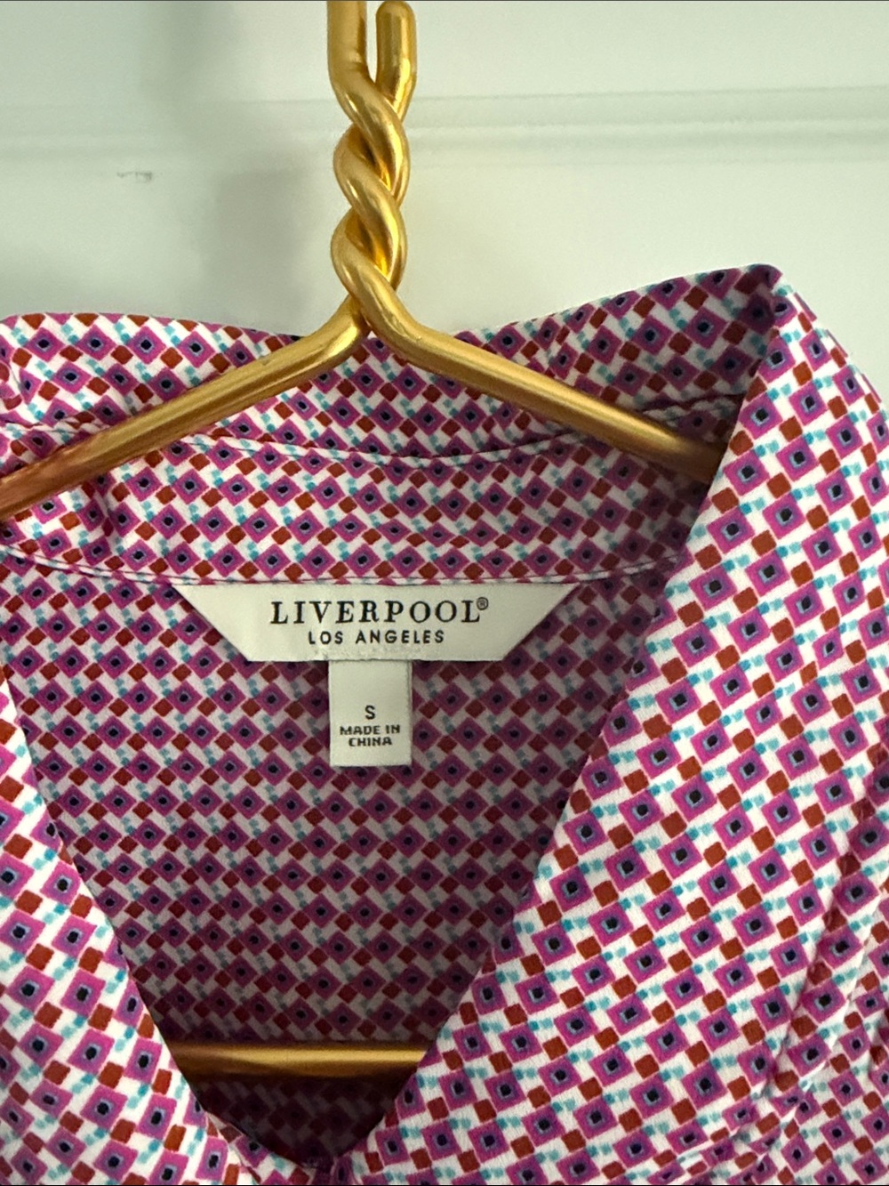 Pink Patterned Long-Sleeve Button-Down blouse - Picture 4 of 6